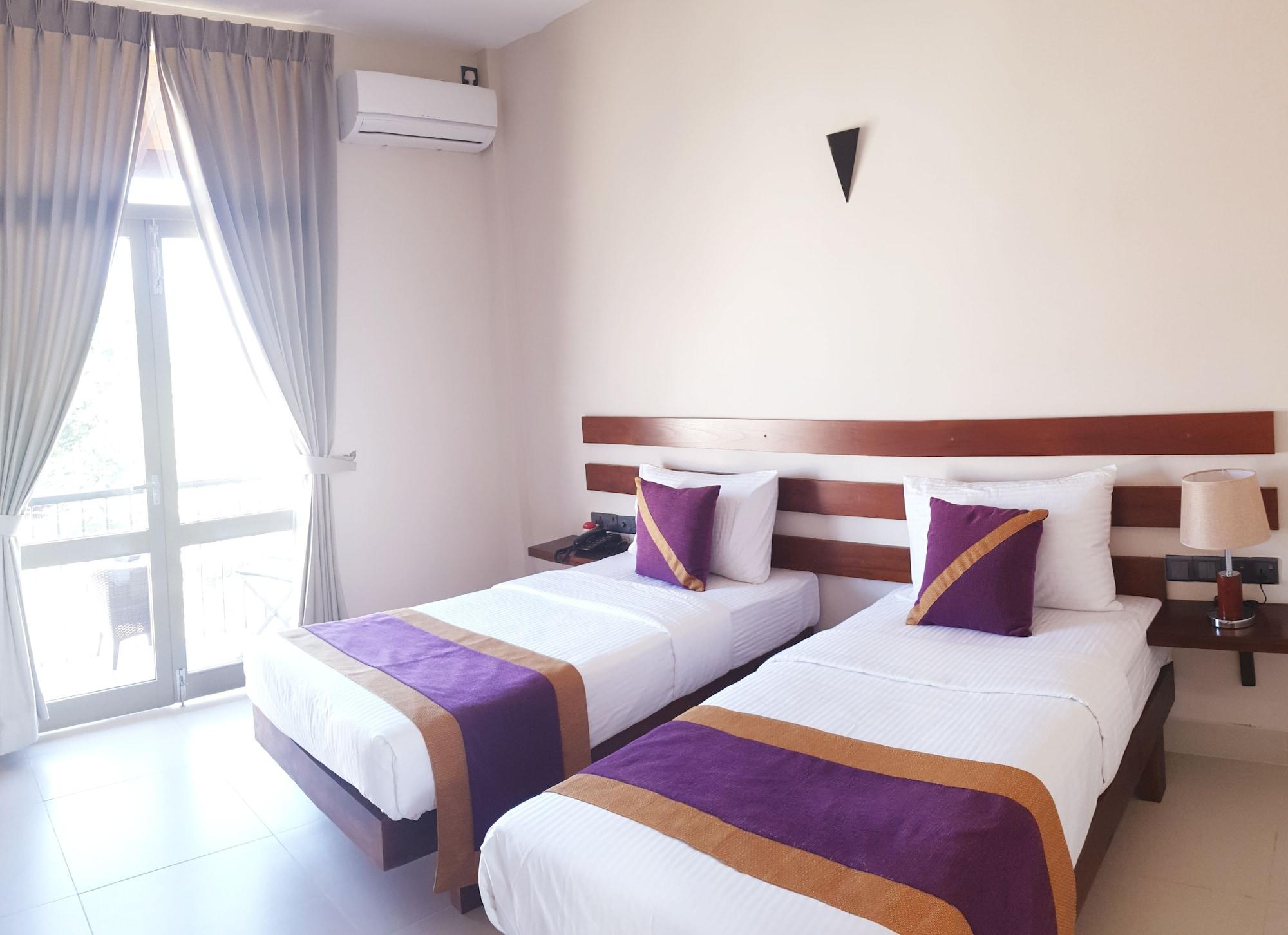 Hive 68 - Hotel And Resorts Negombo Eksteriør bilde