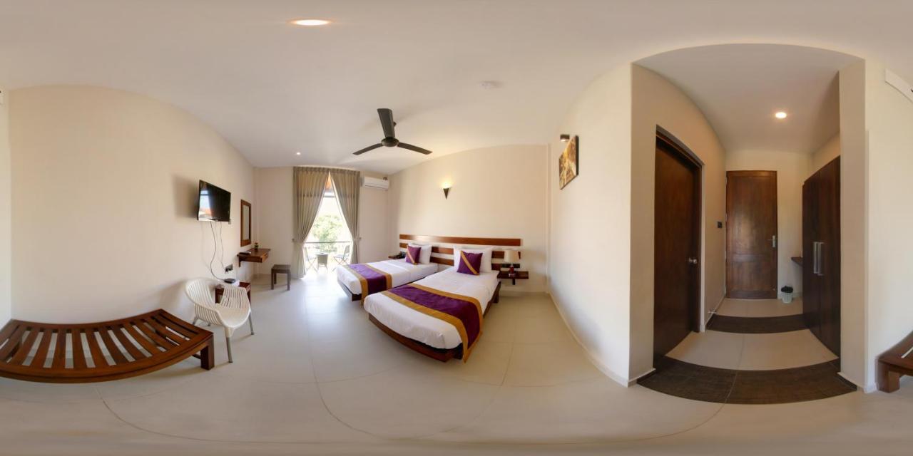 Hive 68 - Hotel And Resorts Negombo Eksteriør bilde